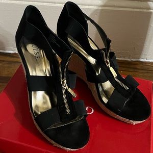 Zapatilla size 10 guess en buena condiciones súper cómoda